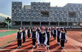 关于希腊队紧咬比分，千钧一发的信息