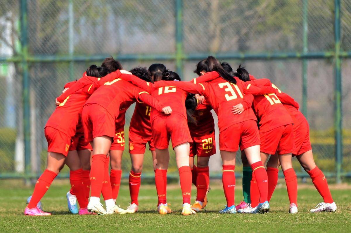 亚洲女足比赛中一场激烈的交锋 亚洲女足比赛中一场激烈的交锋