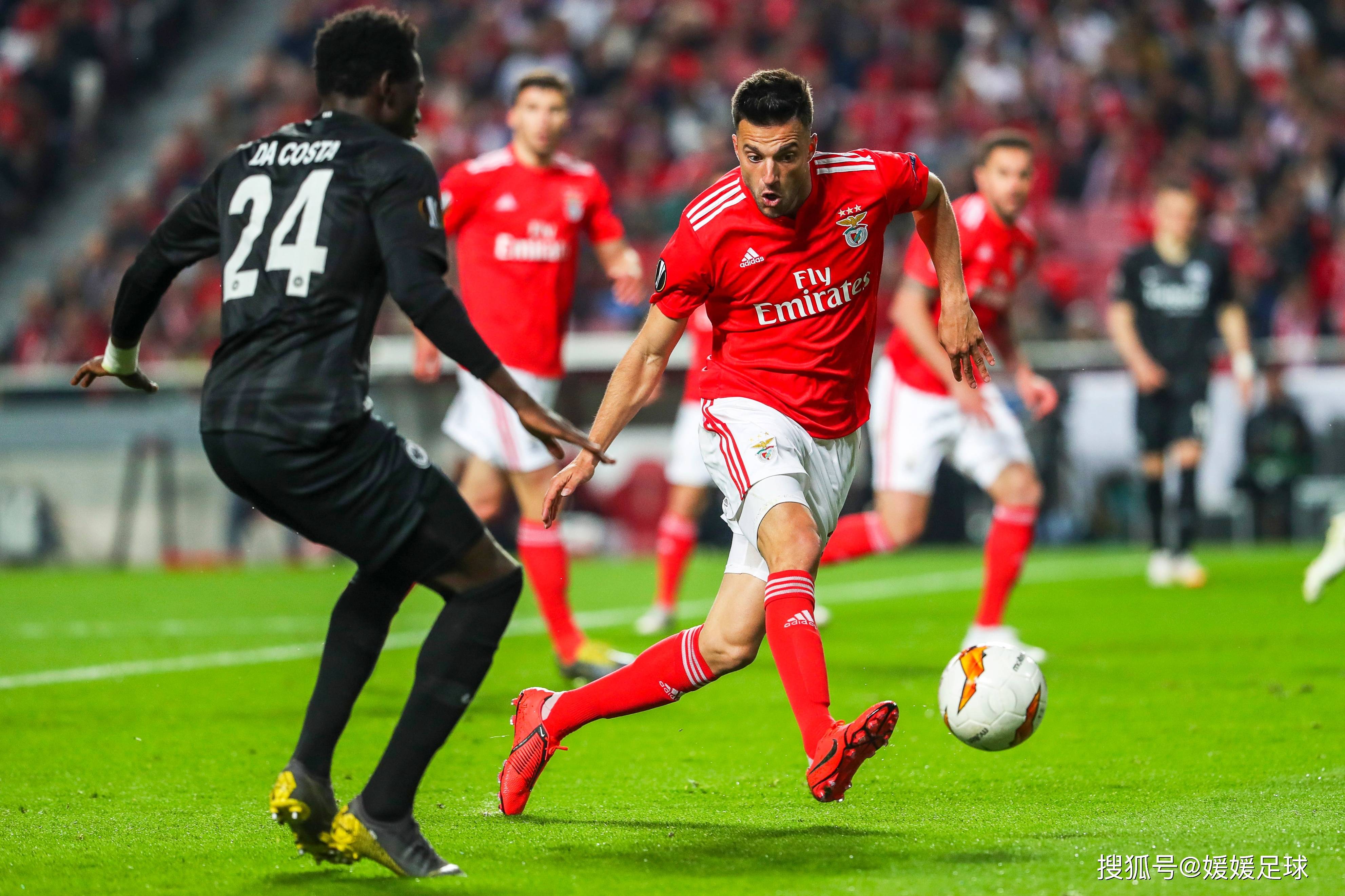 九游体育app下载-格拉纳达实力不凡，轻松击败对手