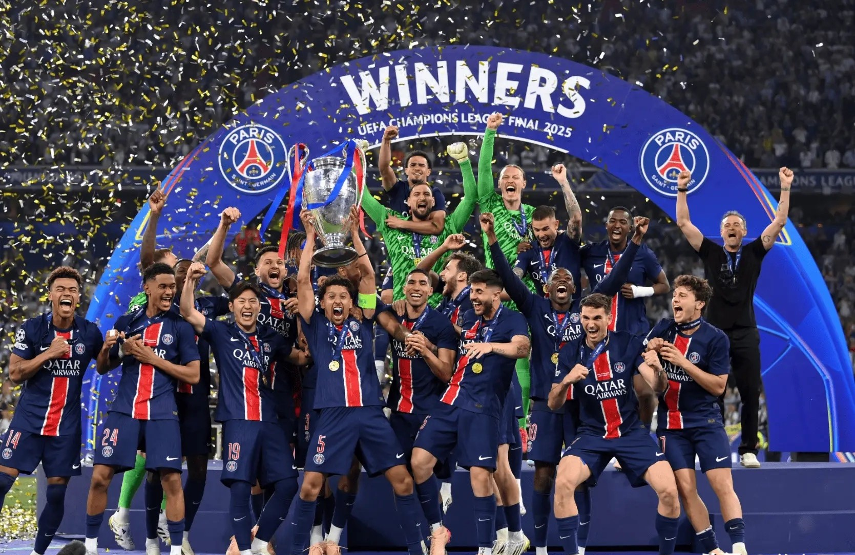 法国队再次获胜,连续晋级强 法国队再次获胜,连续晋级强