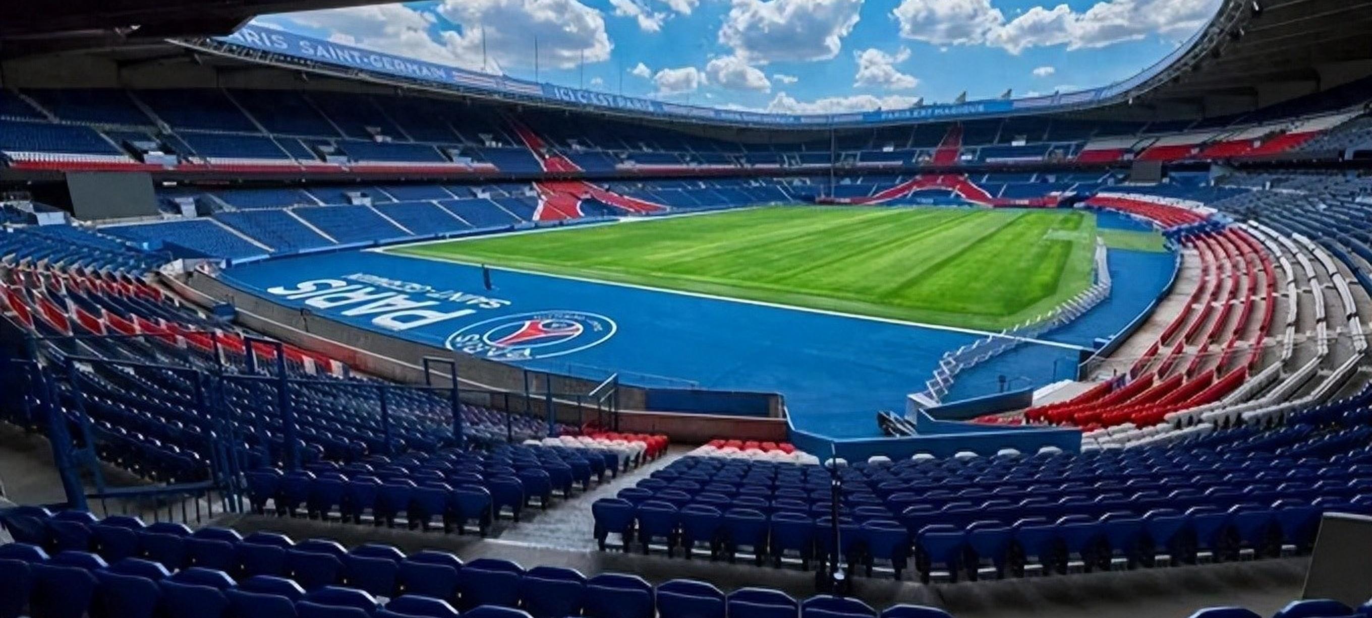 包含巴黎圣日耳曼主场大胜，球迷欢呼不已的词条