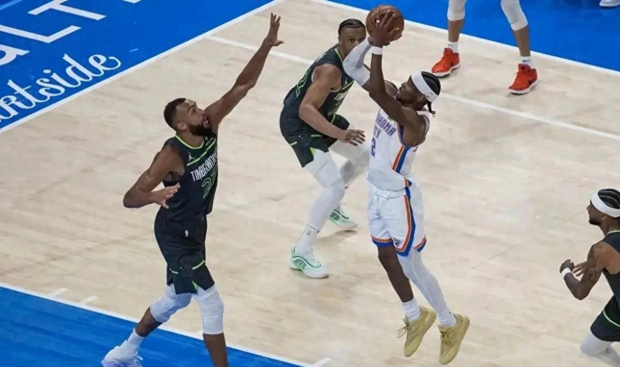 南美篮球锦标赛迎来历史性一战,激烈角逐引发观众狂热的简单介绍 南美篮球锦标赛迎来历史性一战,激烈角逐引发观众狂热的简单介绍