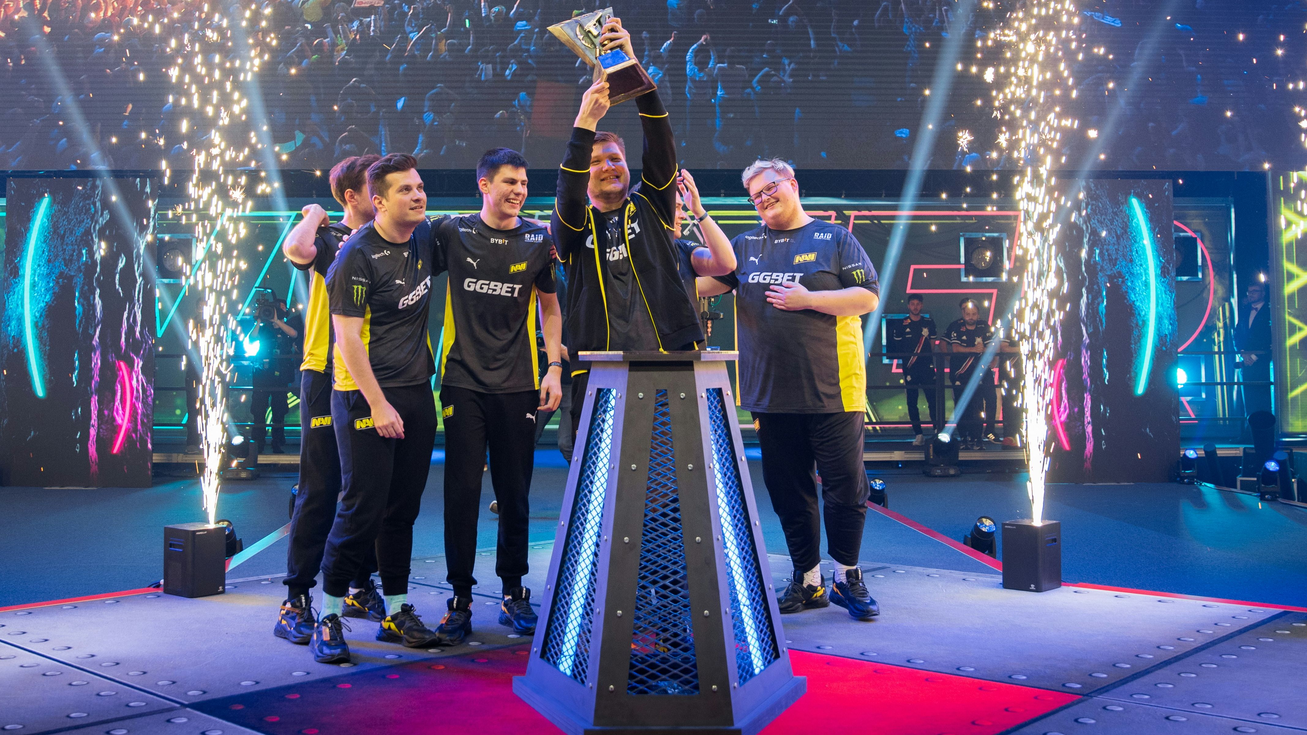 包含赛场上球队们实力对抗，一幕幕精彩时刻让人陶醉的词条