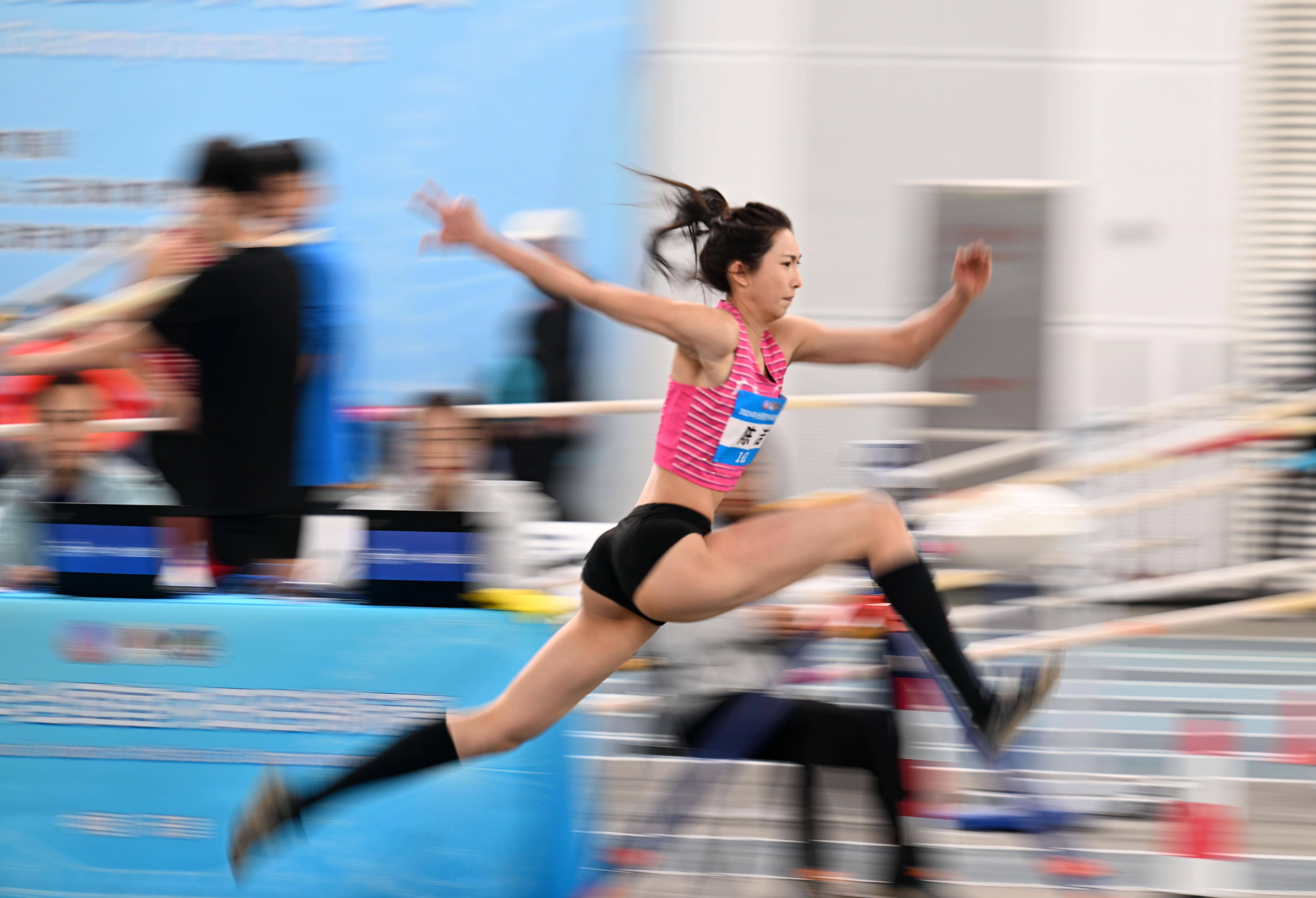 田径比赛再创纪录，选手实力惊艳