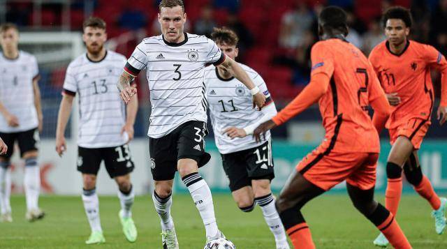 德国队与乌克兰队激烈交锋,最终获胜出线的简单介绍 德国队与乌克兰队激烈交锋,最终获胜出线的简单介绍