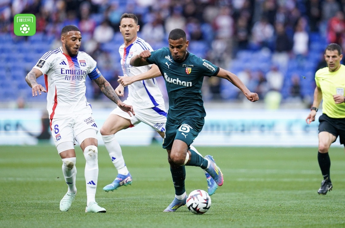 包含法甲联赛又现强强对话,比赛火爆的词条 包含法甲联赛又现强强对话,比赛火爆的词条